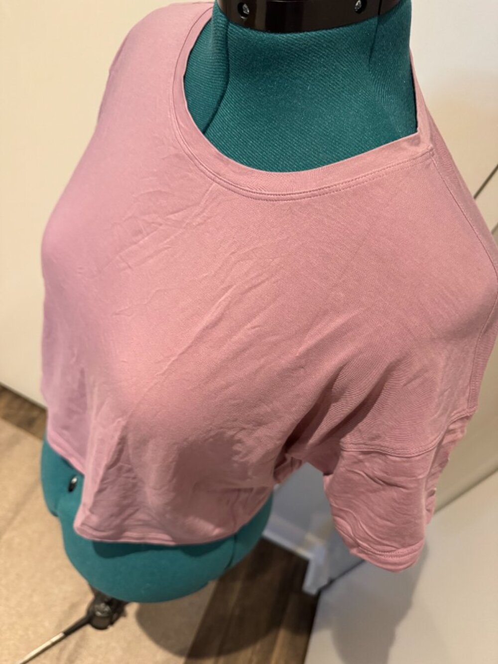 Lululemon Cates T-Shirt - Size 8 - Picture 8 of 8